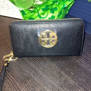 Designer Inspired Tory Burch wristlet/wallet